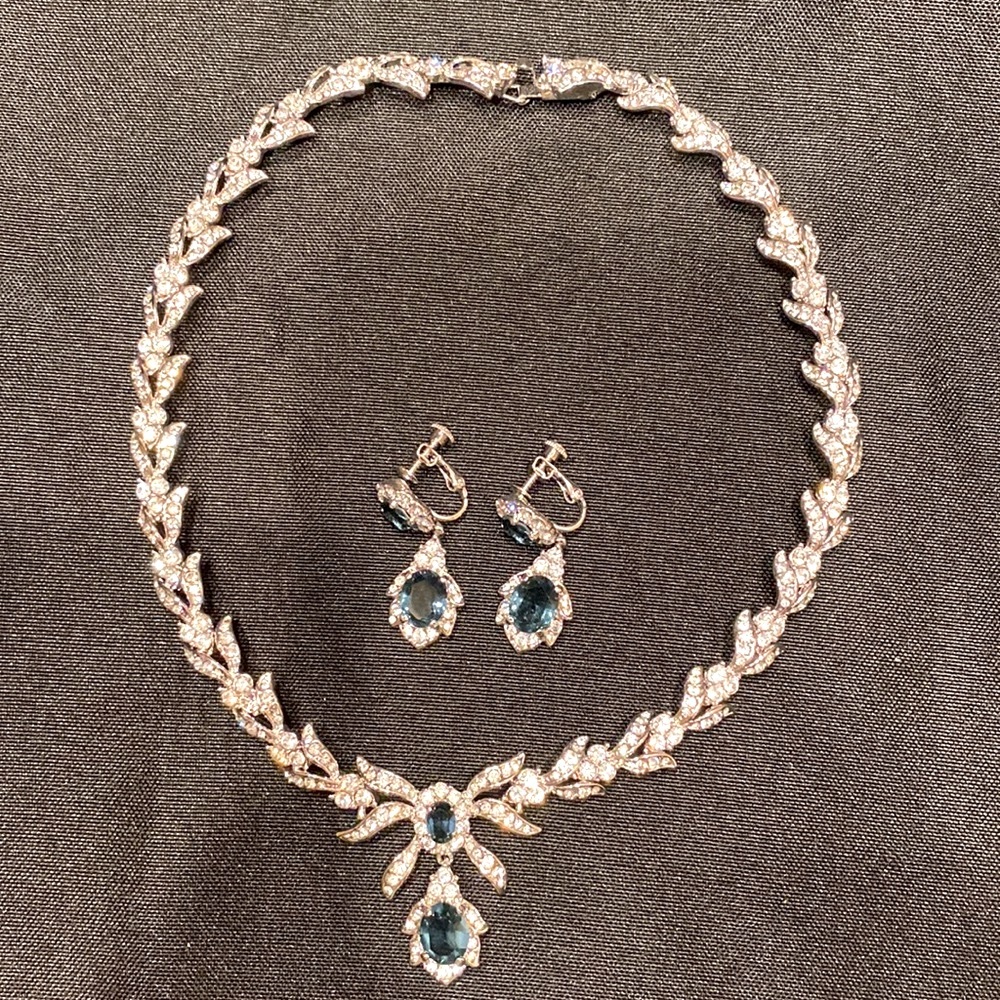A Set of Absolutely Stunning Simulated Diamond & Sapphire Necklace & Earrings - Picture 6 of 15